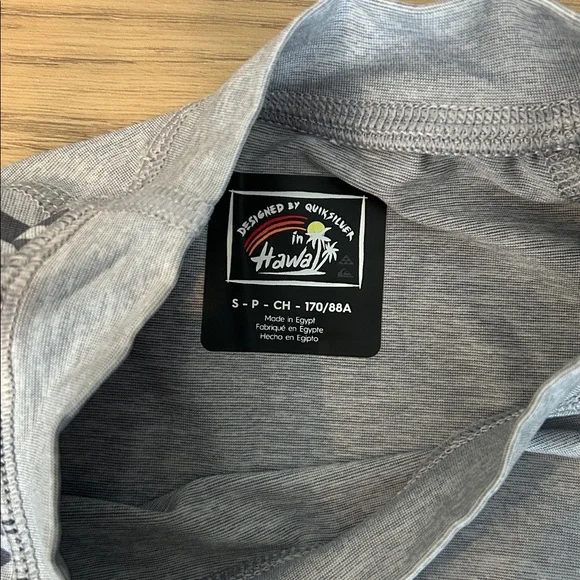 Quiksilver Hawaii Rashguard - Picture 2 of 2